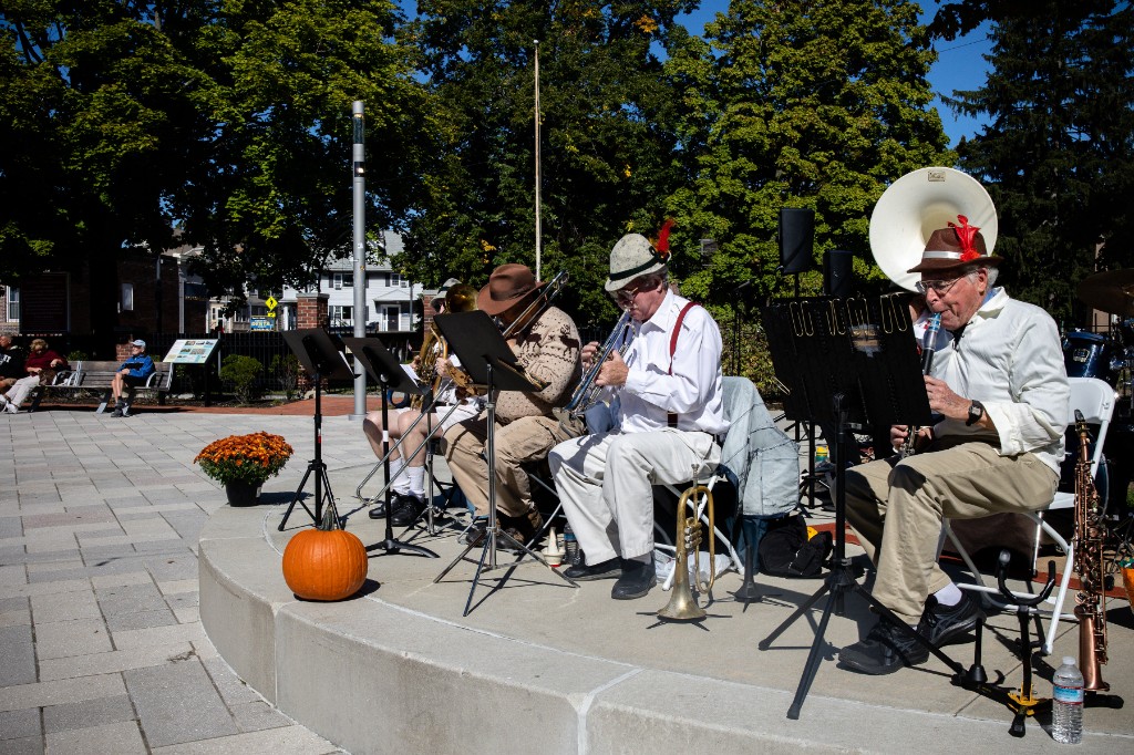 Live music on the main stage
